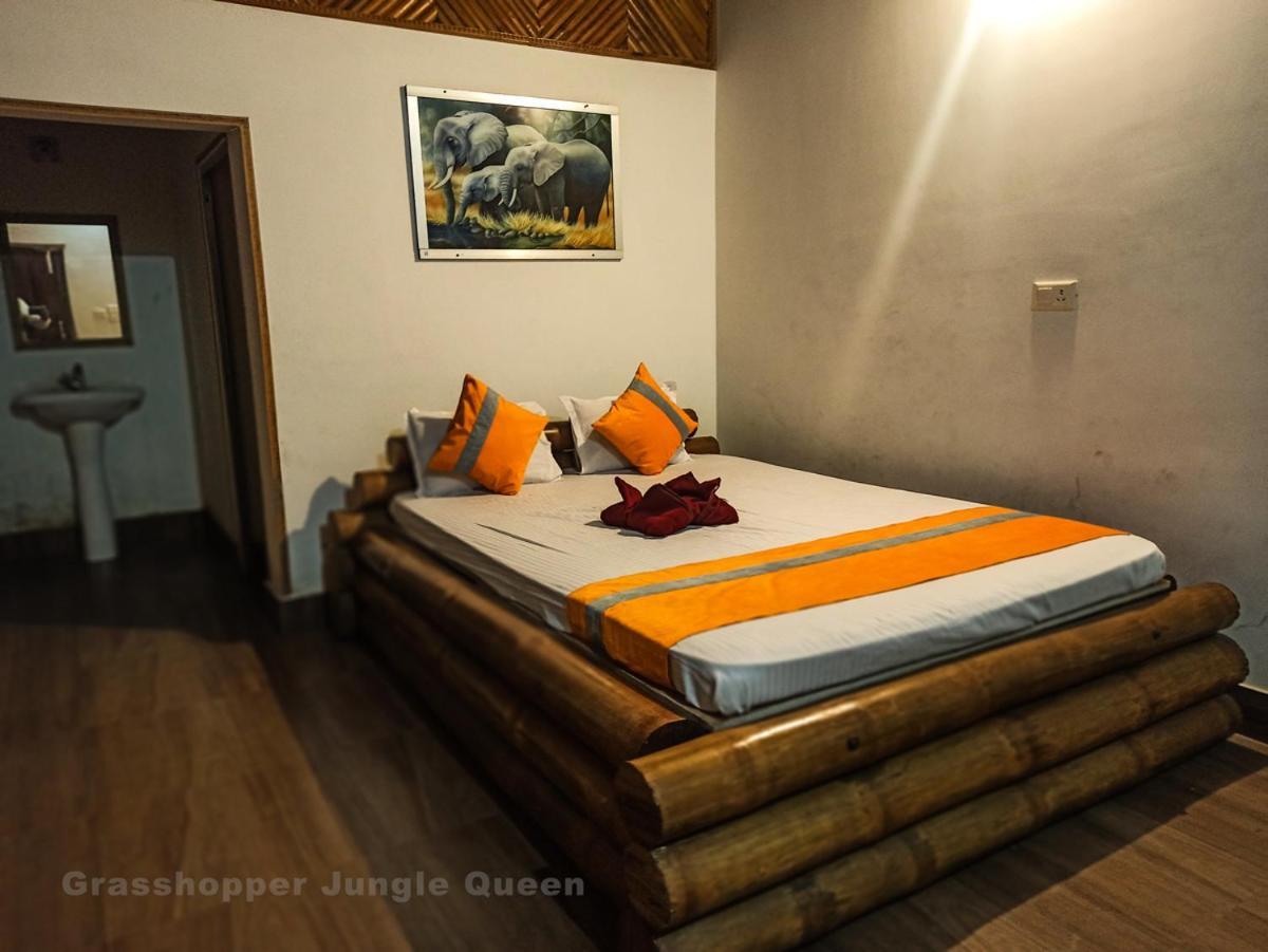 Grasshopper Jungle Queen Resort Chalsa Экстерьер фото