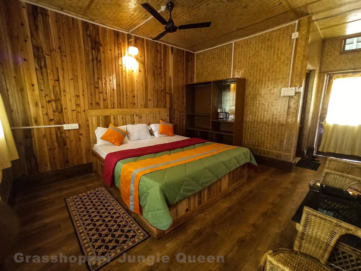 Grasshopper Jungle Queen Resort Chalsa Экстерьер фото